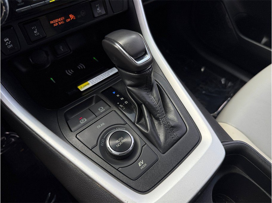 Used 2021 Toyota RAV4 XLE Premium AWD/4WD image 34