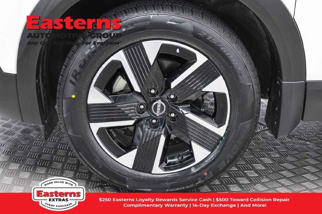 Used 2025 Nissan Kicks SV w/ SV Premium Package AWD/4WD image 34