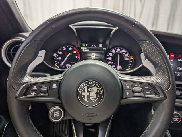 Used 2022 Alfa Romeo Giulia Veloce RWD image 20