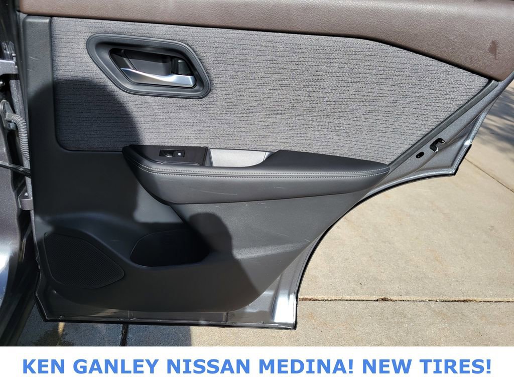 Used 2023 Nissan Rogue SV AWD/4WD image 47