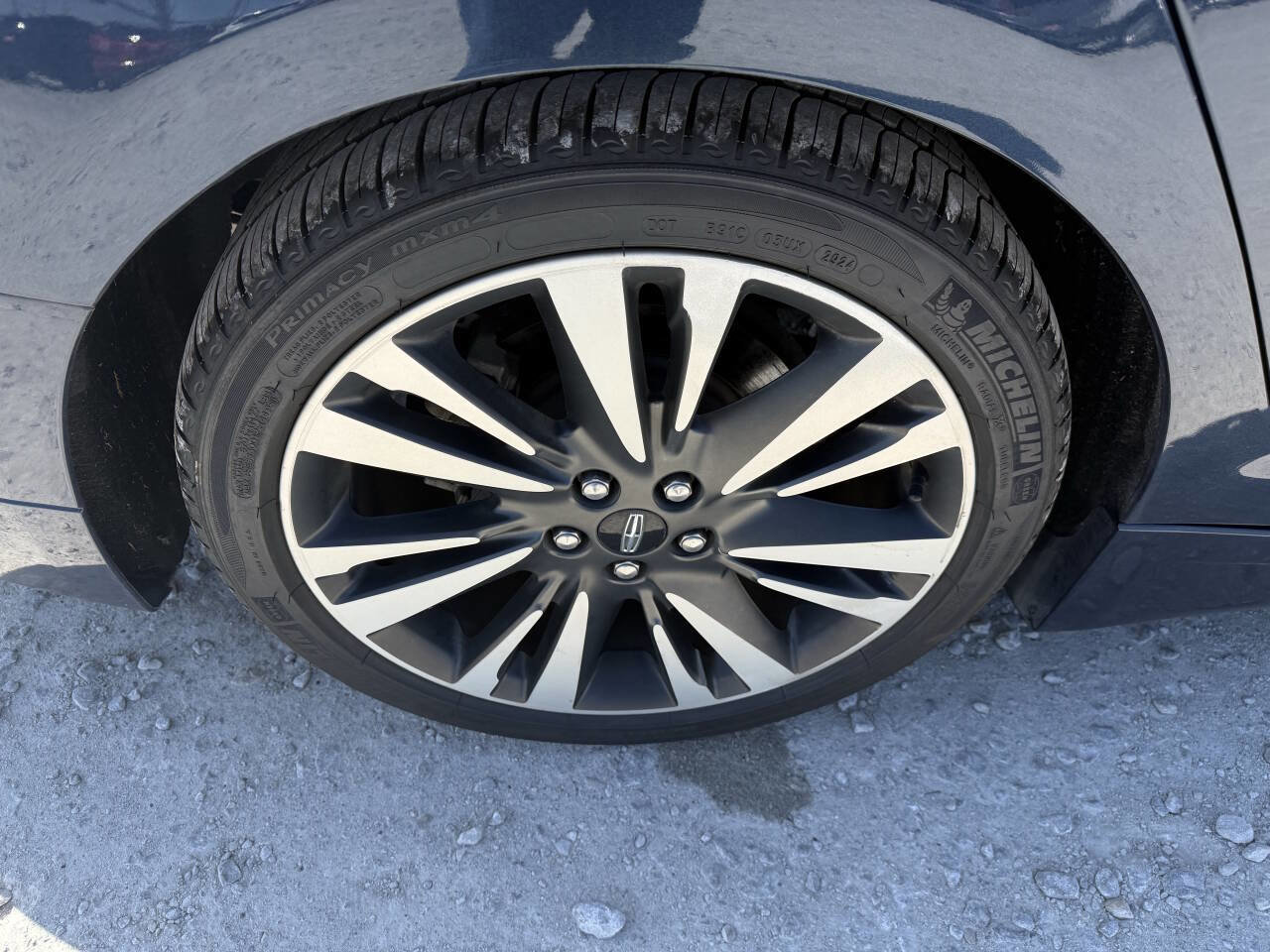 Used 2017 Lincoln MKZ Reserve FWD image 11