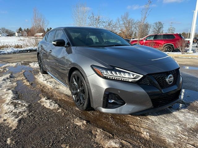 Used 2022 Nissan Maxima SR w/ Sport Mat Group image 2