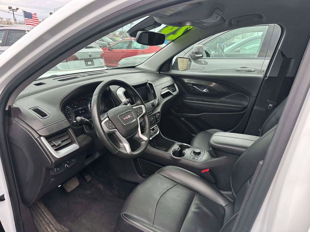 Used 2024 GMC Terrain SLT AWD/4WD image 13