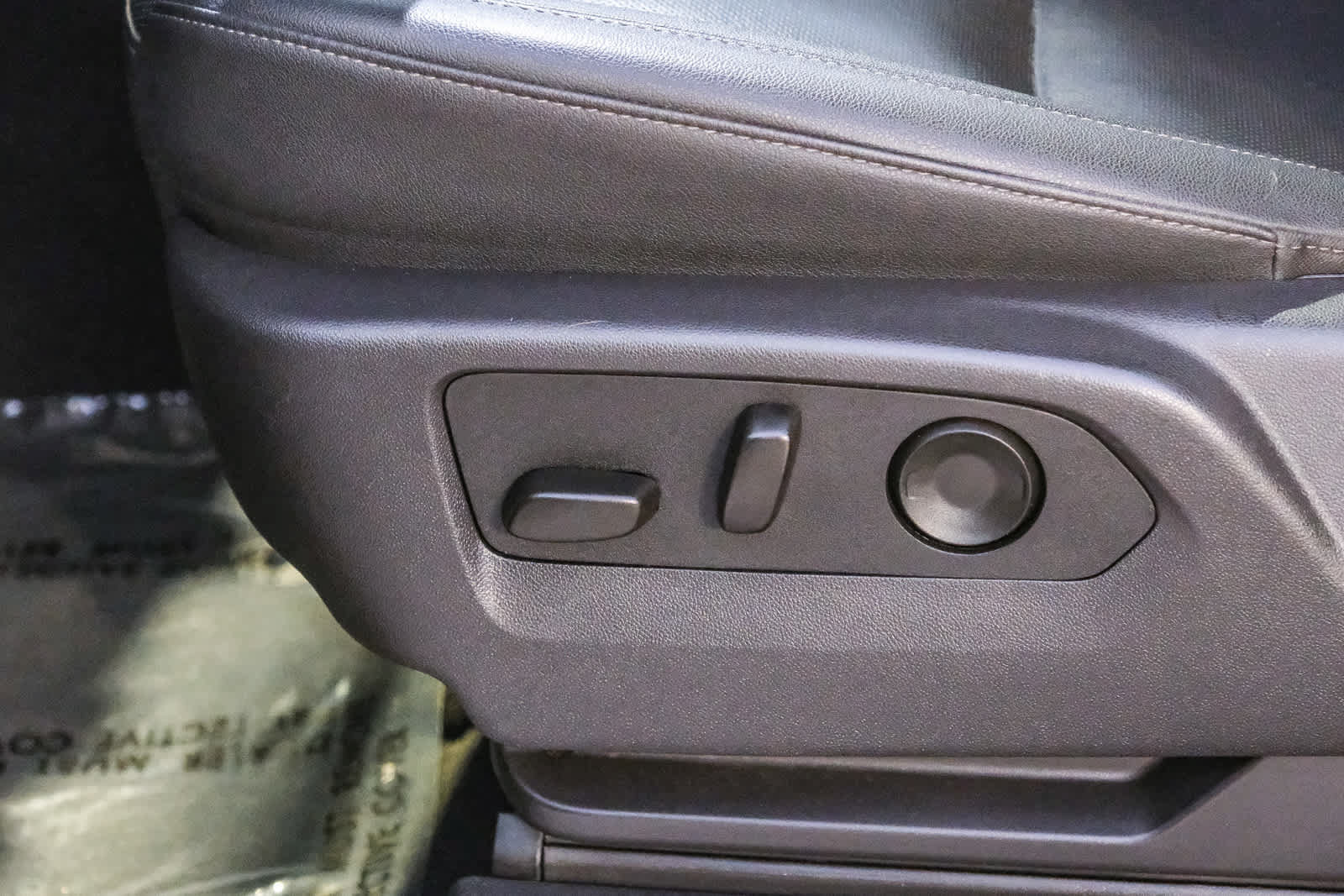 Used 2025 GMC Sierra 1500 SLT RWD image 24