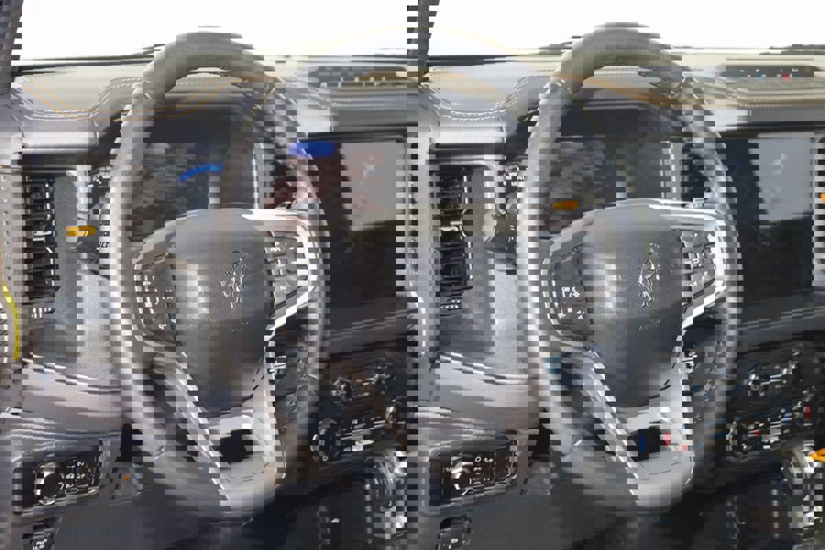 Used 2024 Ford Bronco Badlands image 6