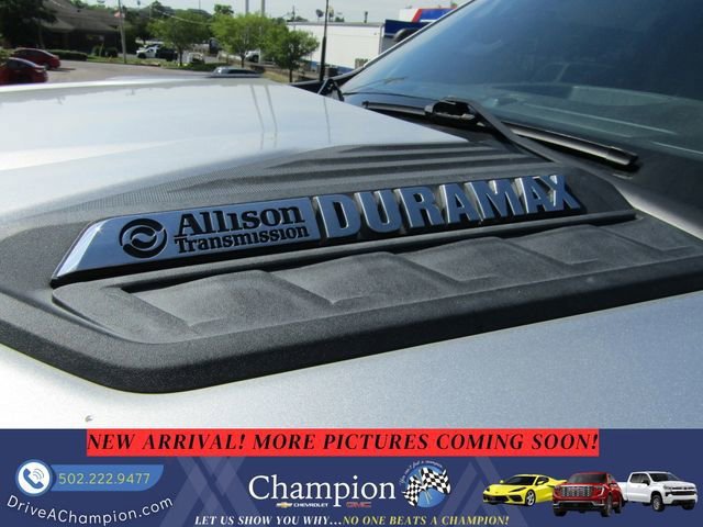 Used 2022 Chevrolet Silverado 2500 Custom w/ Custom Value Package AWD/4WD image 9