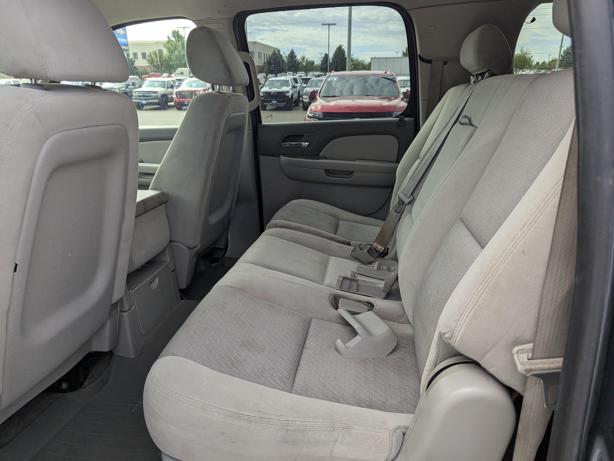 Used 2009 Chevrolet Suburban 2500 LS w/ Skid Plate Package AWD/4WD image 26
