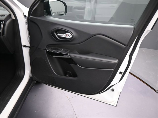 Used 2023 Jeep Cherokee Altitude Lux image 10