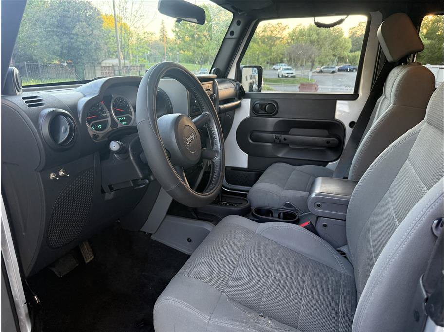 Used 2007 Jeep Wrangler Sahara w/ Dual Top Group AWD/4WD image 10