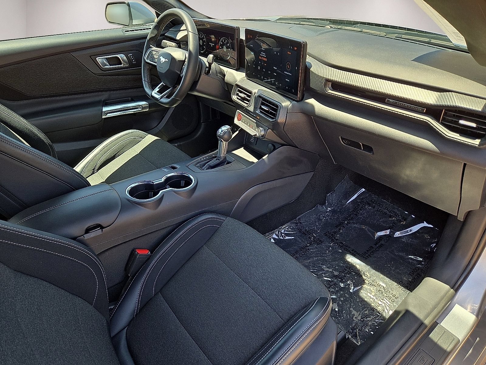 Used 2024 Ford Mustang Coupe RWD image 13