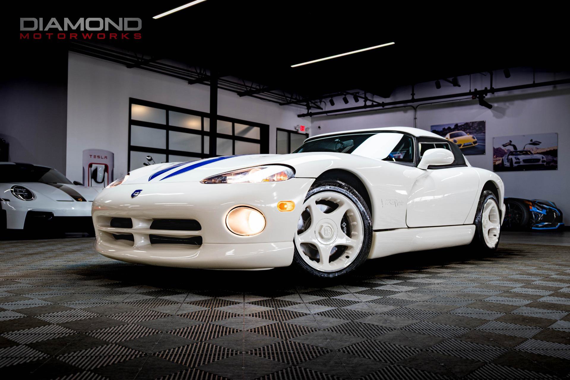 Used 1996 Dodge Viper RT/10 image 1