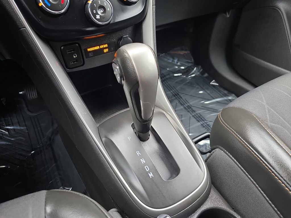 Used 2020 Chevrolet Trax LT w/ Driver Confidence Package image 16