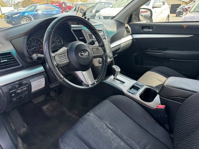 Used 2011 Subaru Legacy 2.5i Premium w/ All-Weather Pkg AWD/4WD image 9