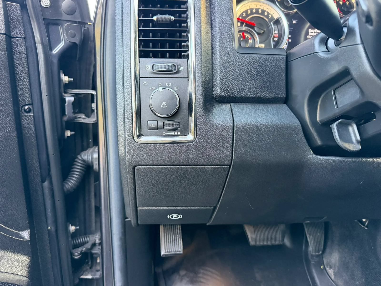 Used 2013 RAM 1500 Sport w/ Sport Premium Group AWD/4WD image 46