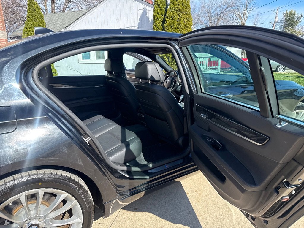 Used 2014 BMW 740Li xDrive image 13