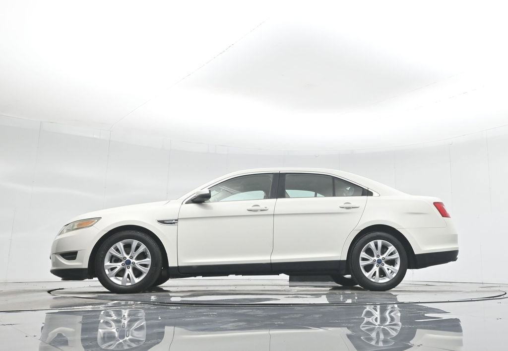 Used 2010 Ford Taurus SEL image 48