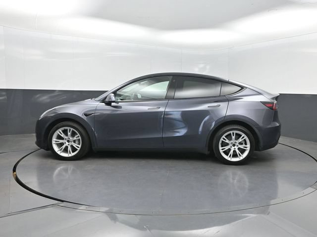 Used 2022 Tesla Model Y Long Range AWD/4WD image 2
