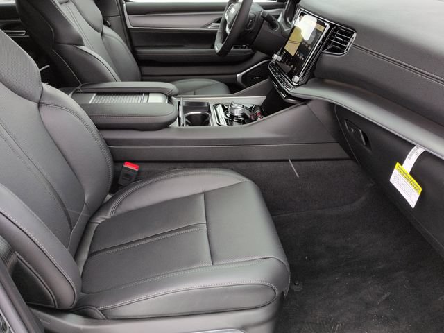 New 2026 Jeep Grand Wagoneer L Limited AWD/4WD image 30