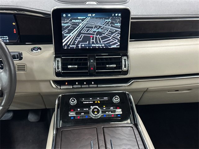 Used 2021 Lincoln Navigator Reserve w/ Luxury Package image 24