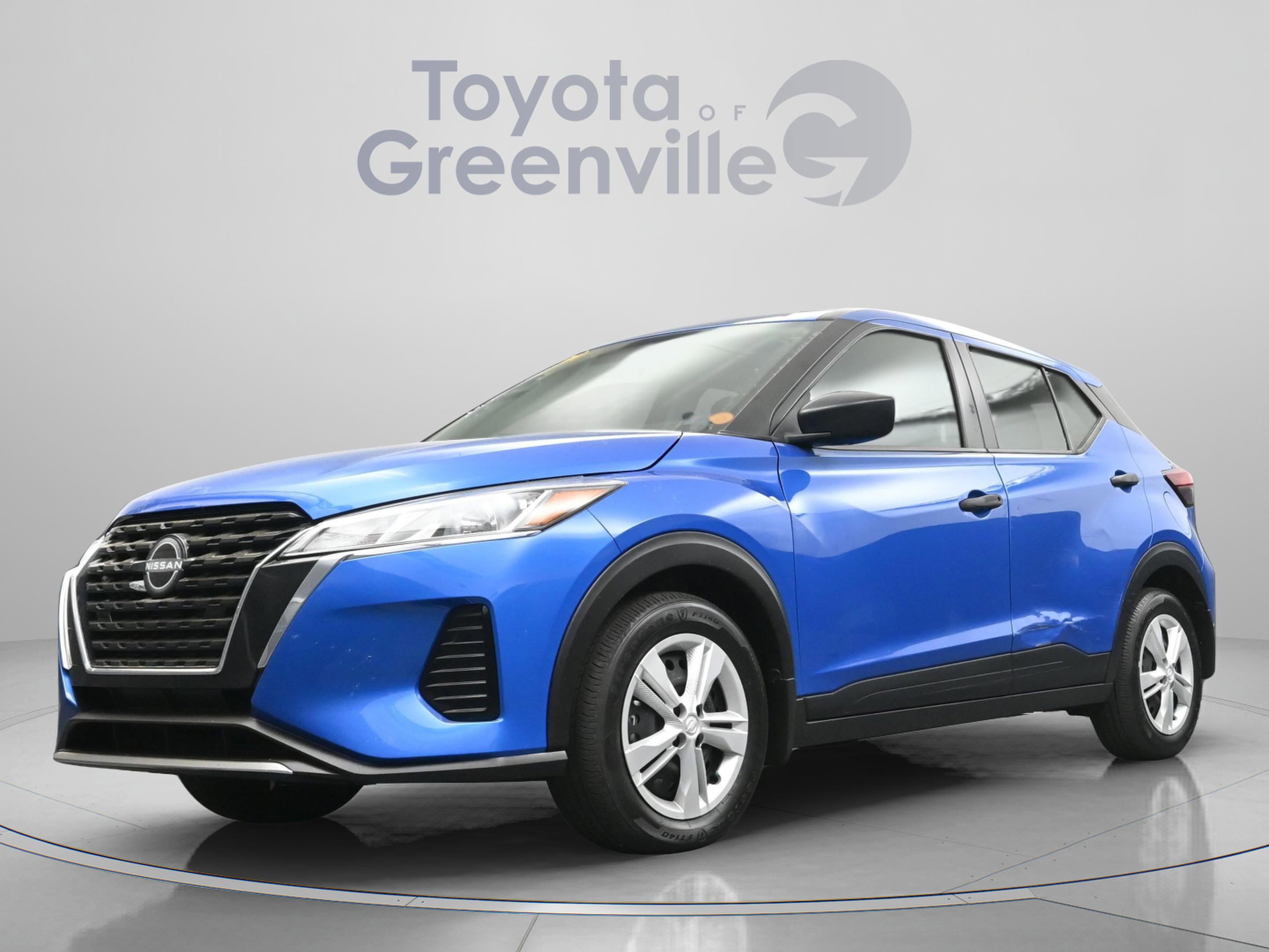 Used 2024 Nissan Kicks S image 2