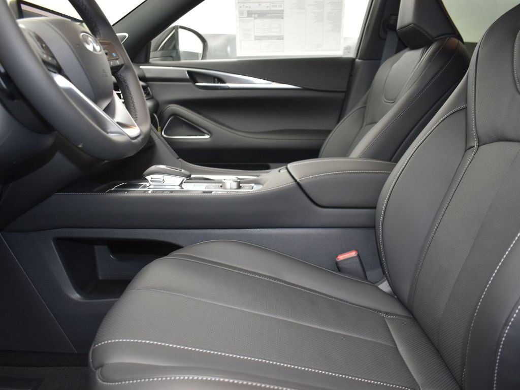 Used 2025 INFINITI QX60 Luxe w/ Black Edition image 13