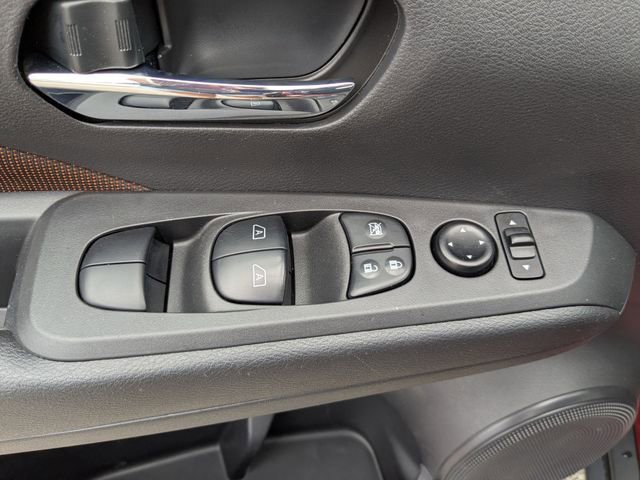 Used 2021 Nissan Kicks SR FWD image 23