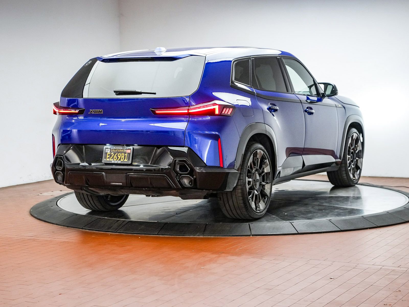 Used 2023 BMW XM AWD/4WD image 5