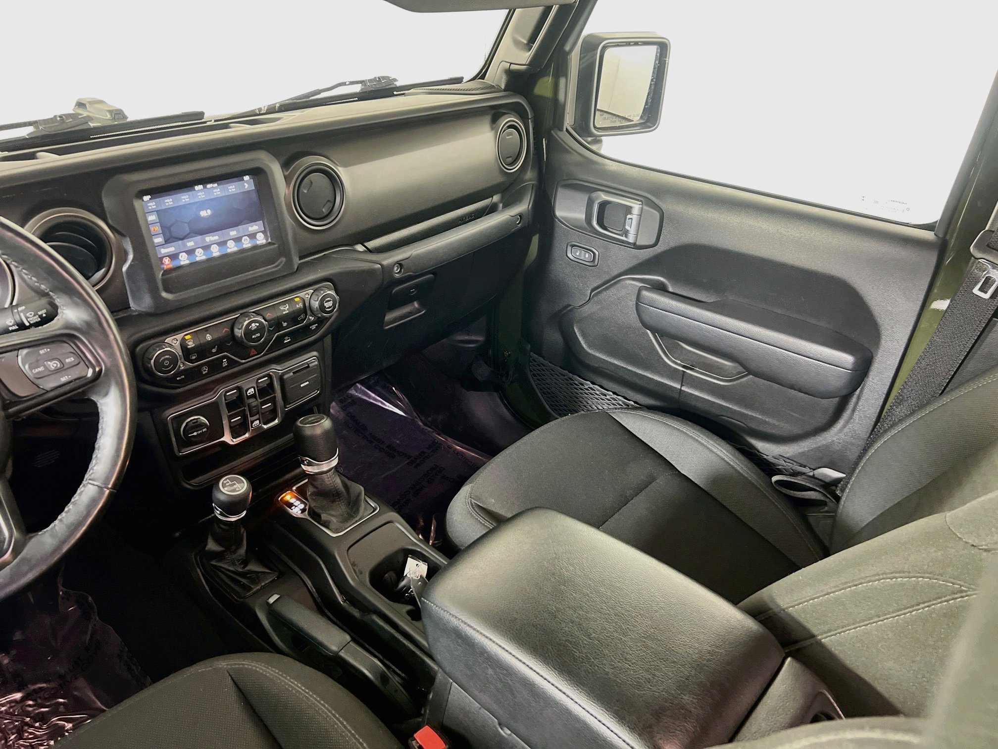 Used 2023 Jeep Gladiator Willys AWD/4WD image 22
