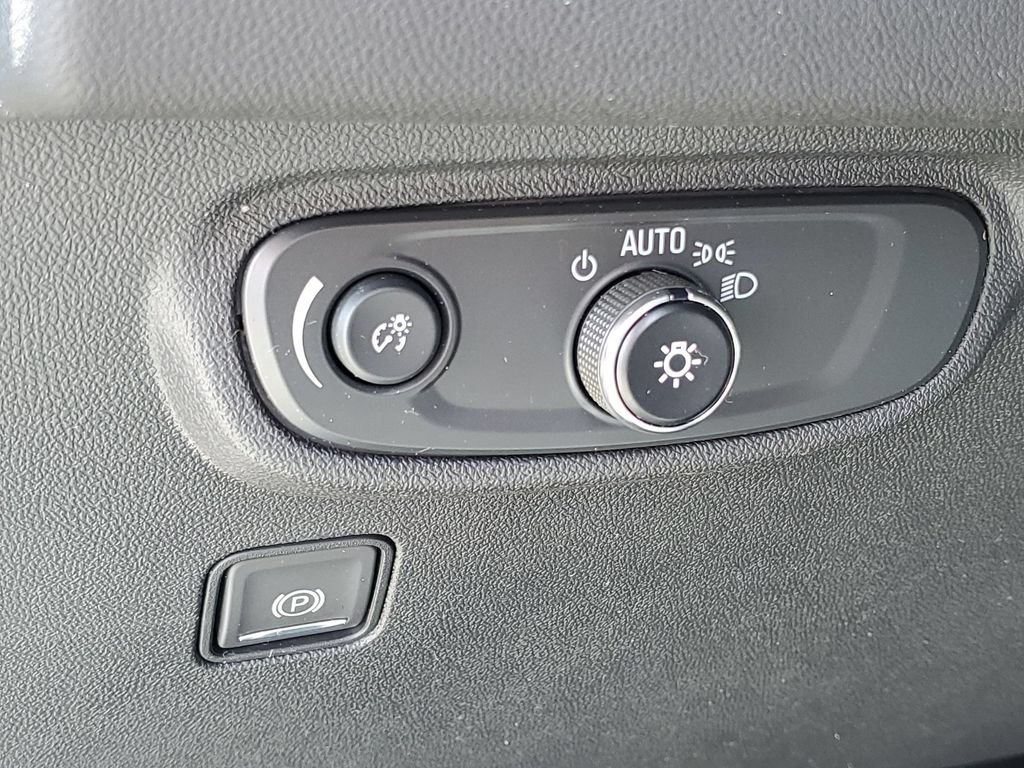 Used 2023 GMC Terrain SLE FWD image 33