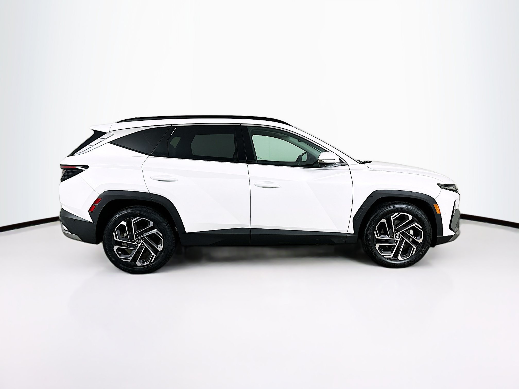 Used 2025 Hyundai Tucson Limited FWD image 10