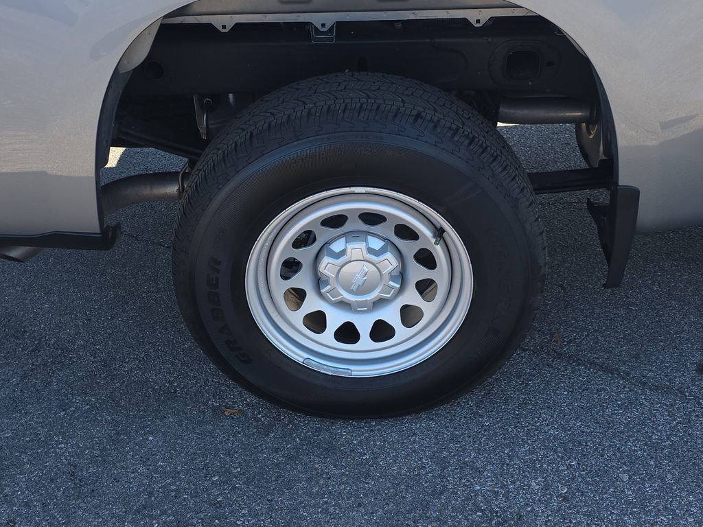 Used 2025 Chevrolet Silverado 1500 W/T image 6