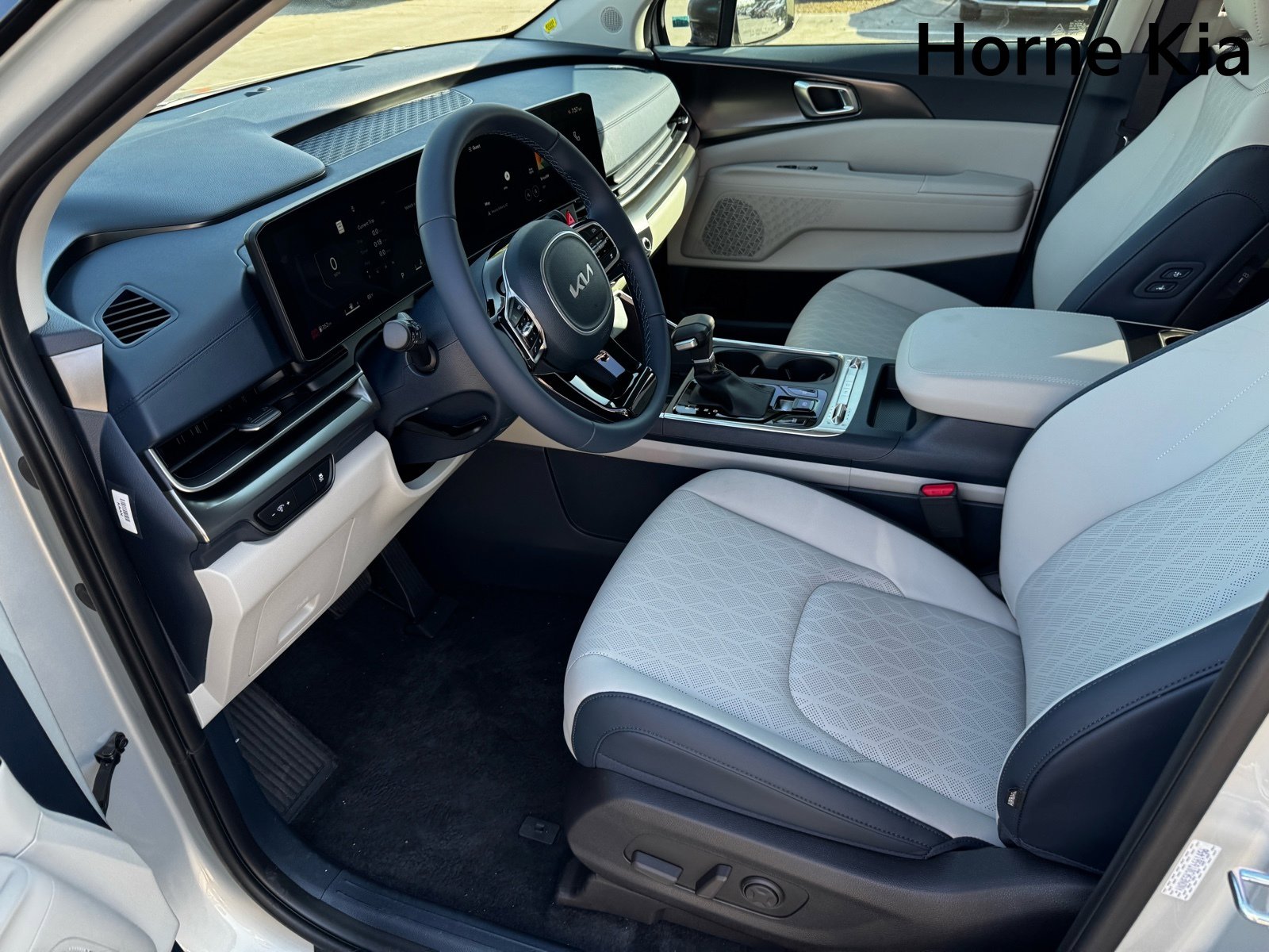 New 2026 Kia Carnival SX w/ SX Dark Edition Package image 9