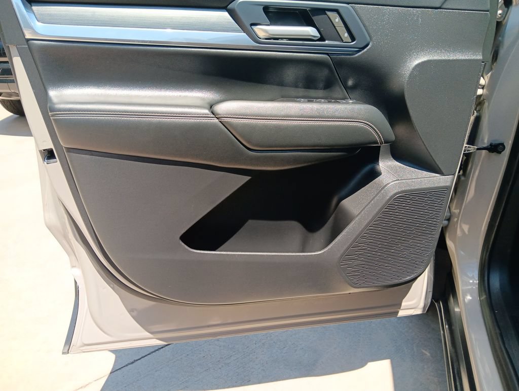 Used 2025 GMC Terrain Elevation AWD/4WD image 10