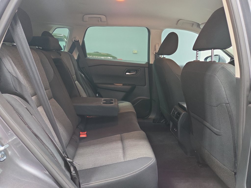 Used 2026 Nissan Rogue SV AWD/4WD image 15