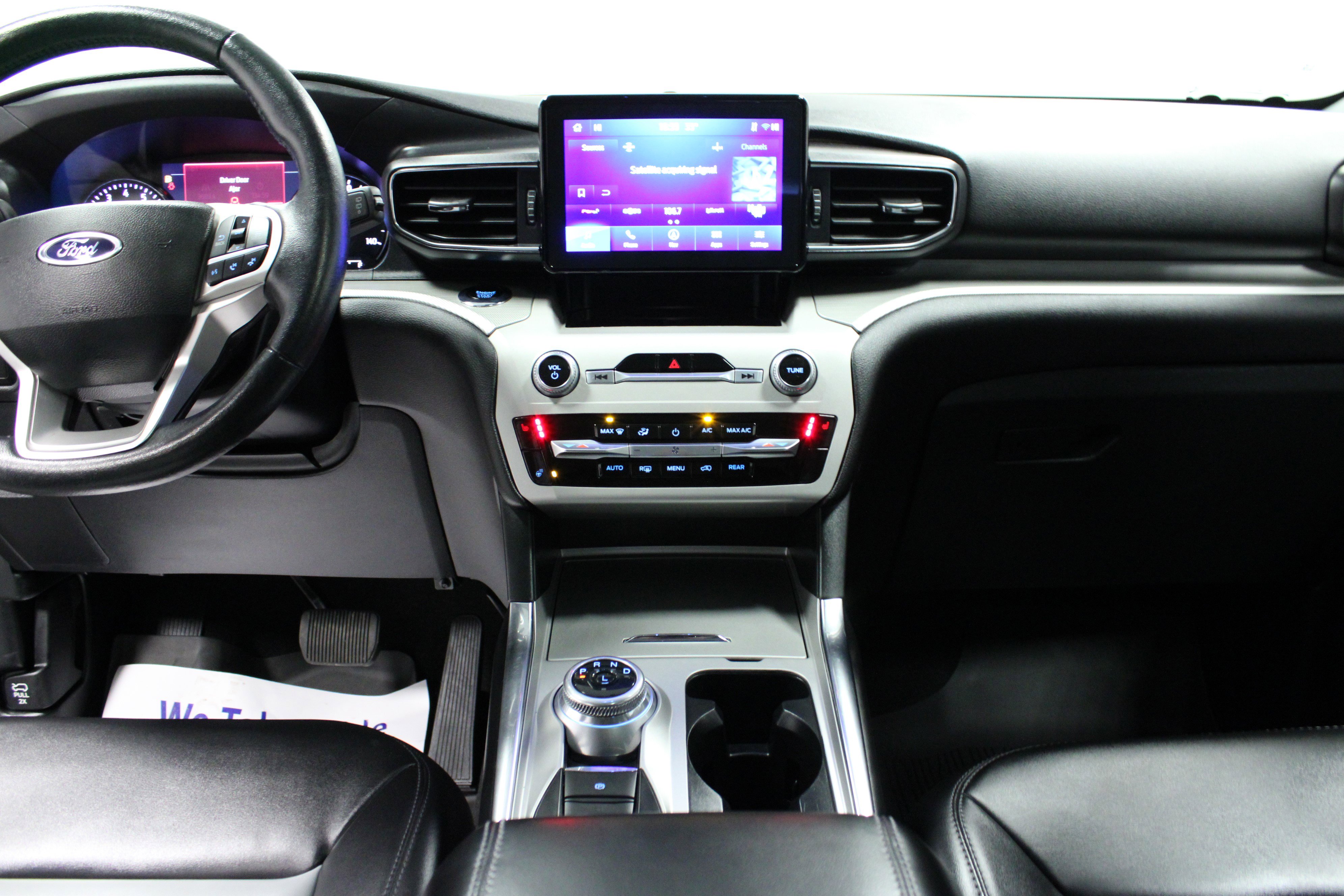 Used 2023 Ford Explorer XLT w/ Equipment Group 202A image 19