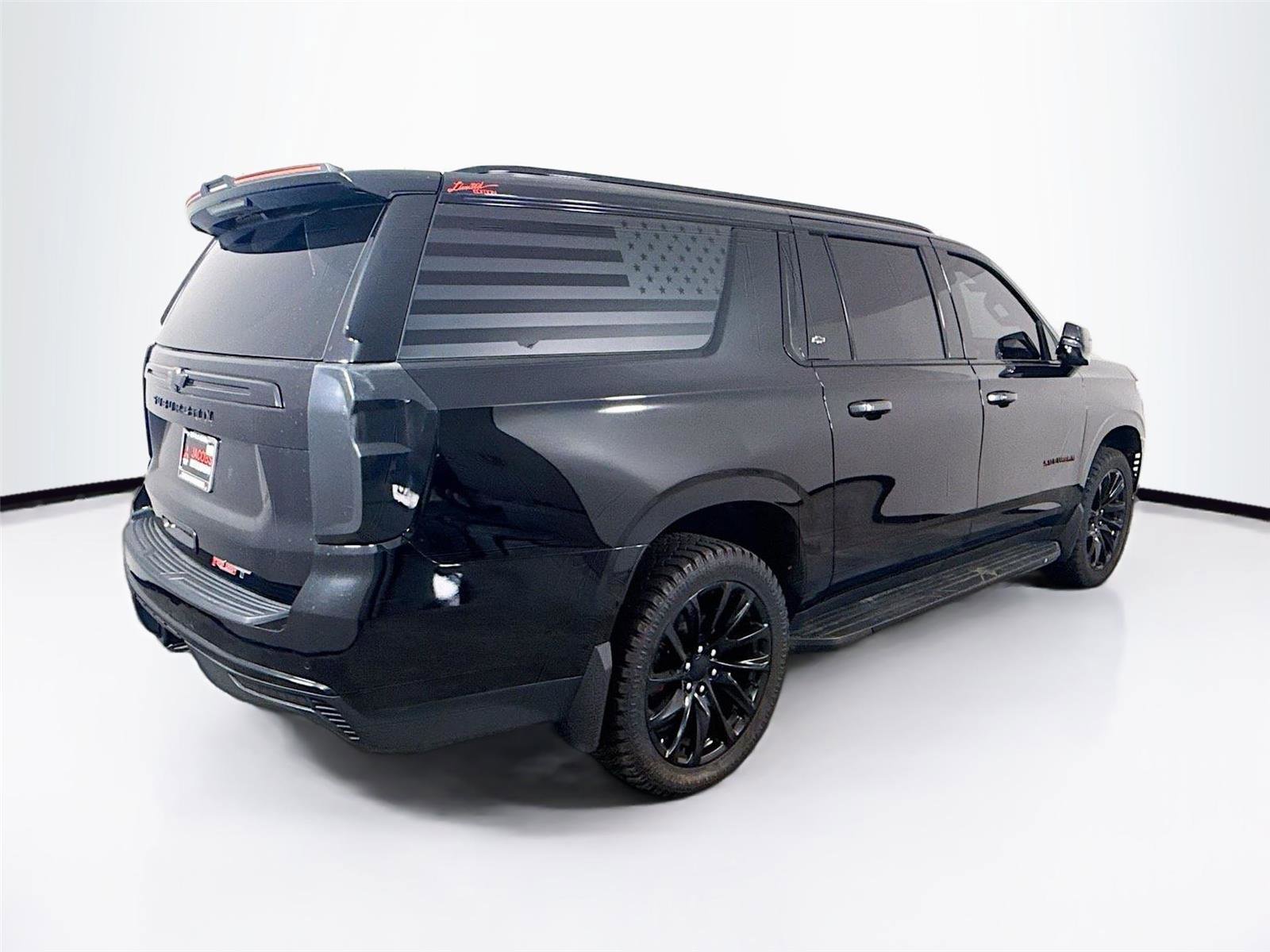 Used 2024 Chevrolet Suburban RST w/ Luxury Package RWD image 21