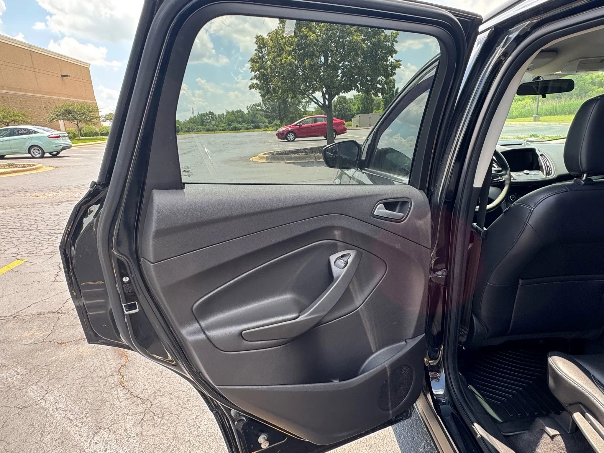Used 2018 Ford Escape SEL image 19