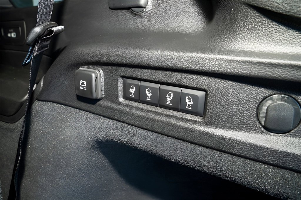 Used 2024 Jeep Grand Cherokee L Overland w/ Luxury Tech Group IV image 8