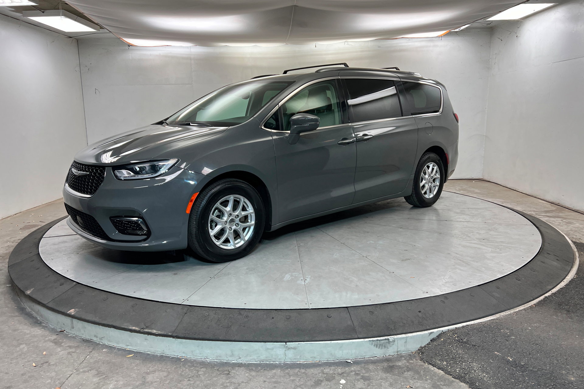 Used 2021 Chrysler Pacifica Touring-L