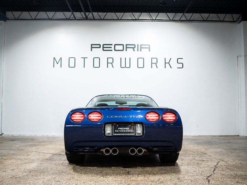 Used 2004 Chevrolet Corvette Coupe w/ Preferred Equipment Group RWD image 8