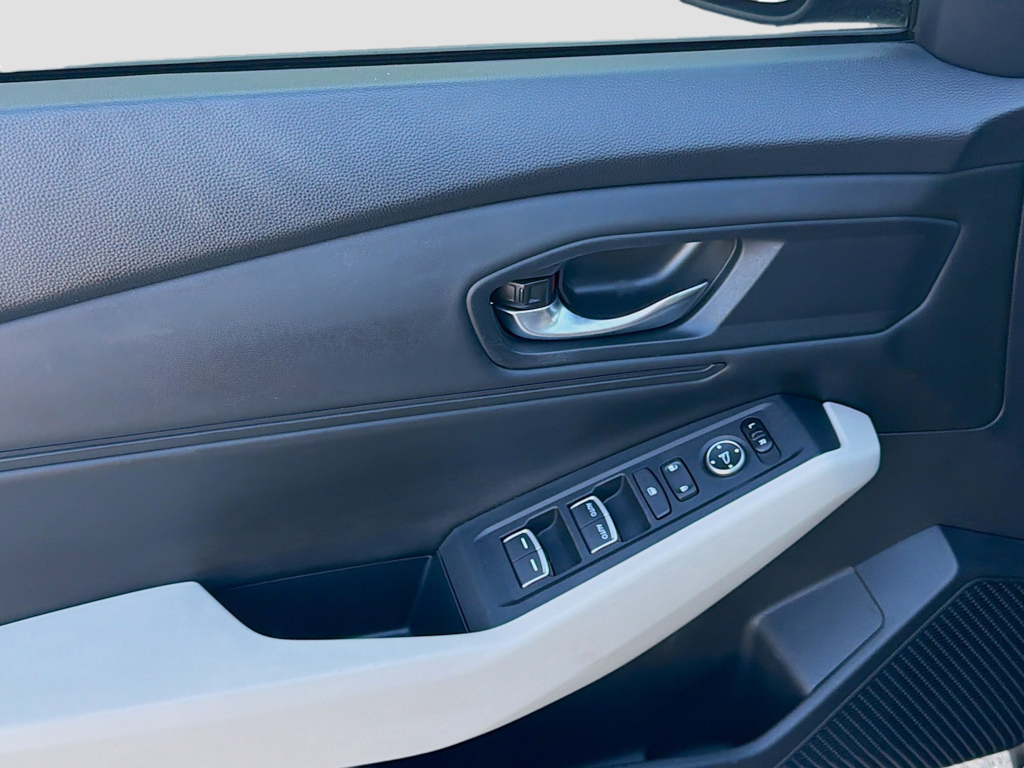 Used 2024 Honda Accord EX image 16