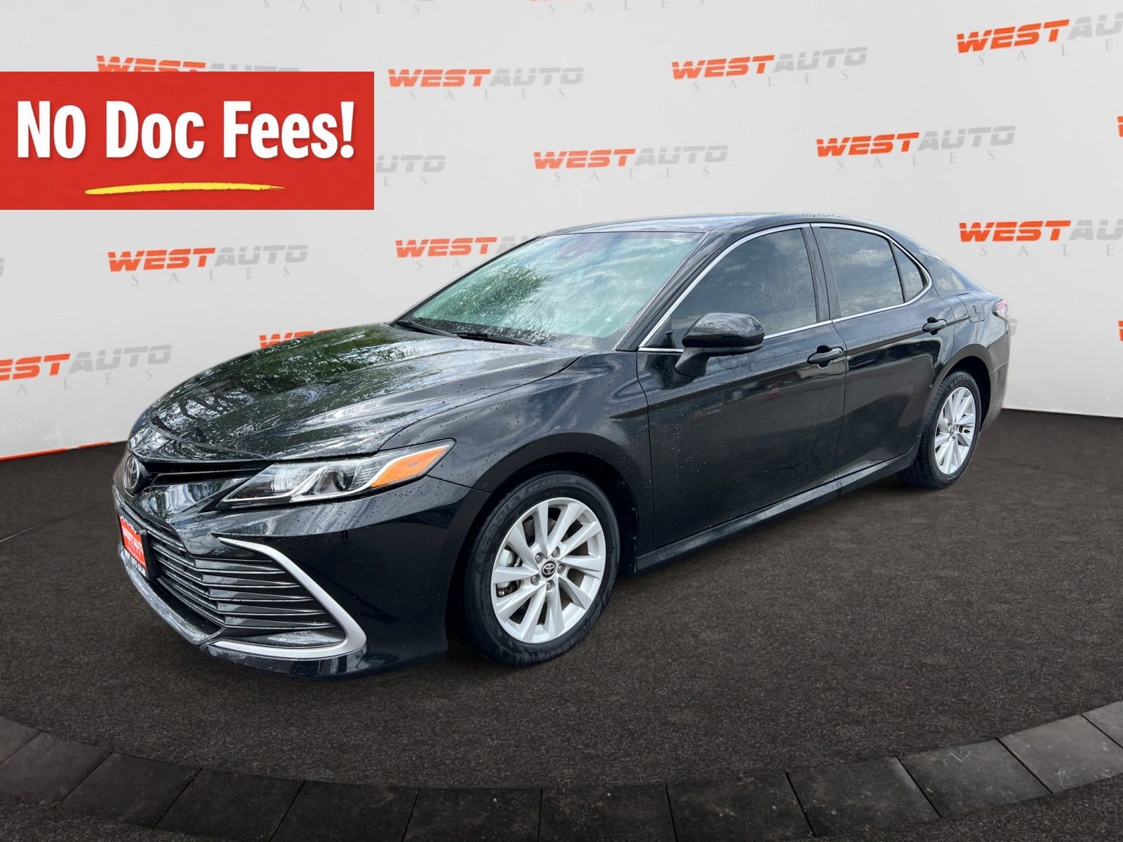 Used 2021 Toyota Camry LE FWD image 1