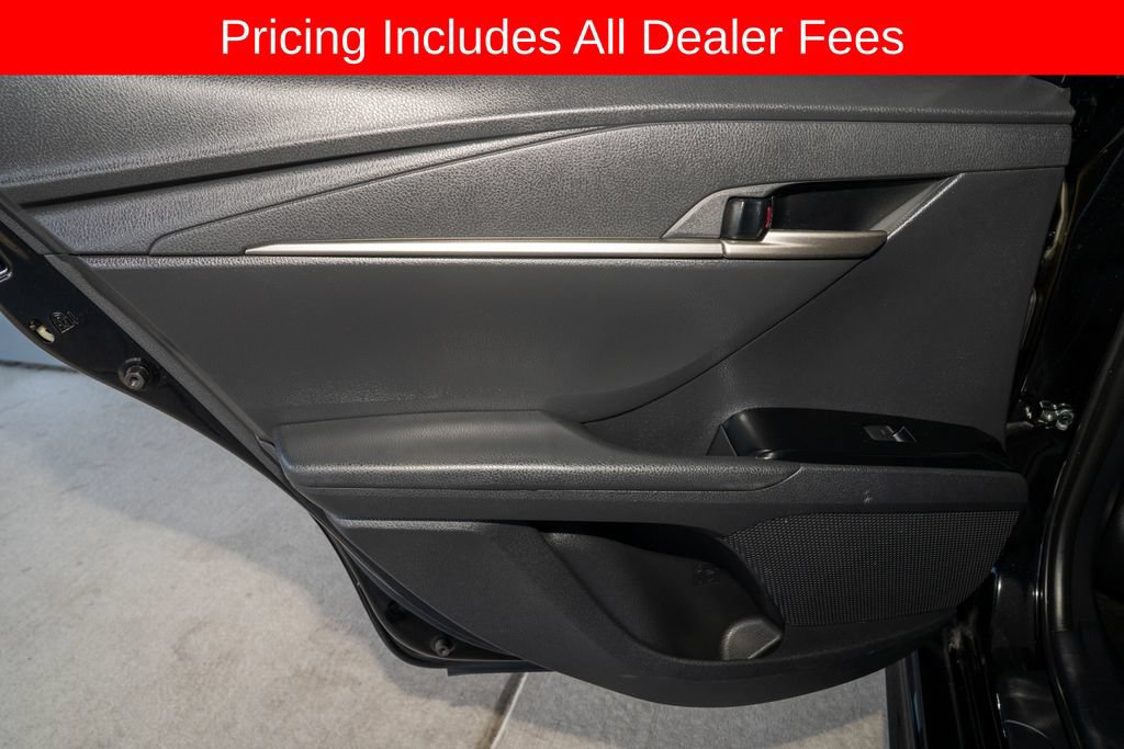 Used 2025 Toyota Camry SE w/ Convenience Package FWD image 9