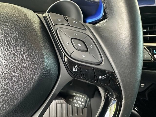 Used 2020 Toyota C-HR XLE FWD image 23