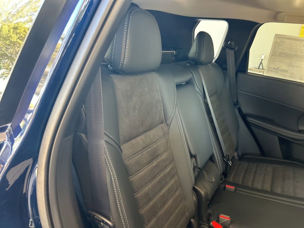 New 2025 Mitsubishi Outlander SE image 25