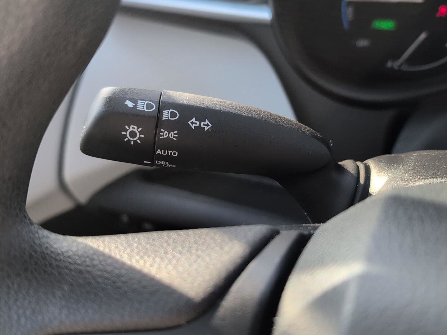 Used 2025 Toyota Sienna LE image 29