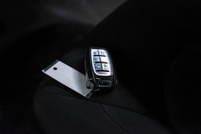 Used 2018 Chrysler Pacifica Touring Plus w/ Tire & Wheel Group FWD image 56