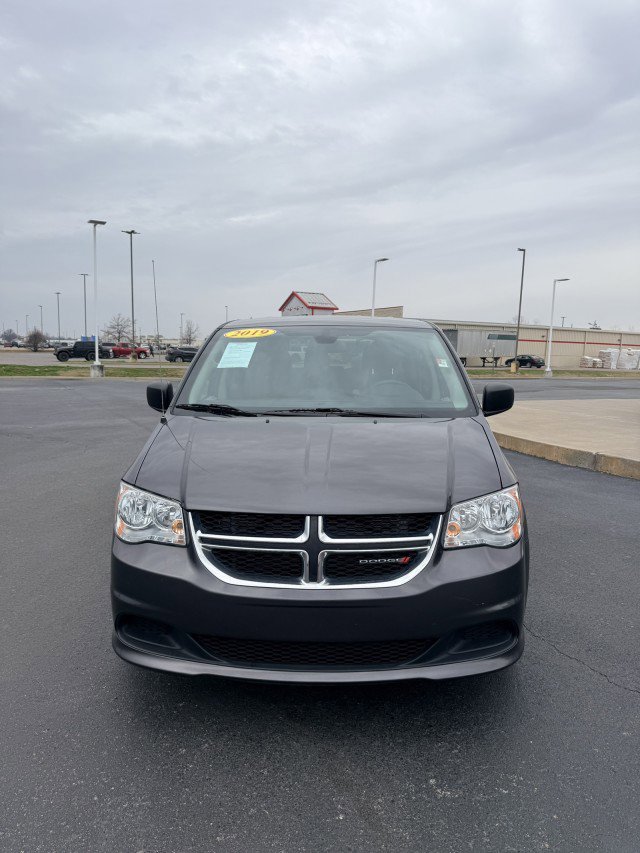 Used 2019 Dodge Grand Caravan SE w/ UConnect Hands-Free Group