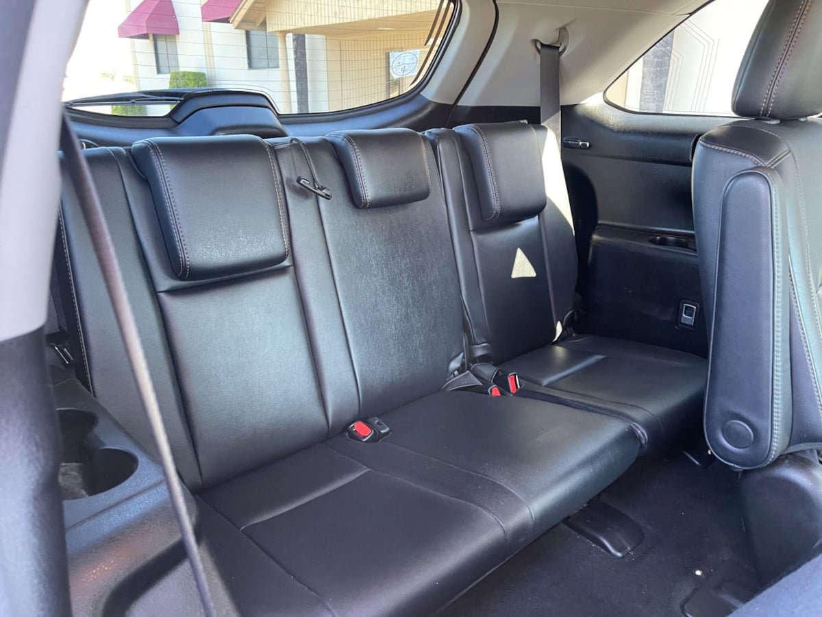 Used 2017 Toyota Highlander Limited Platinum FWD image 27