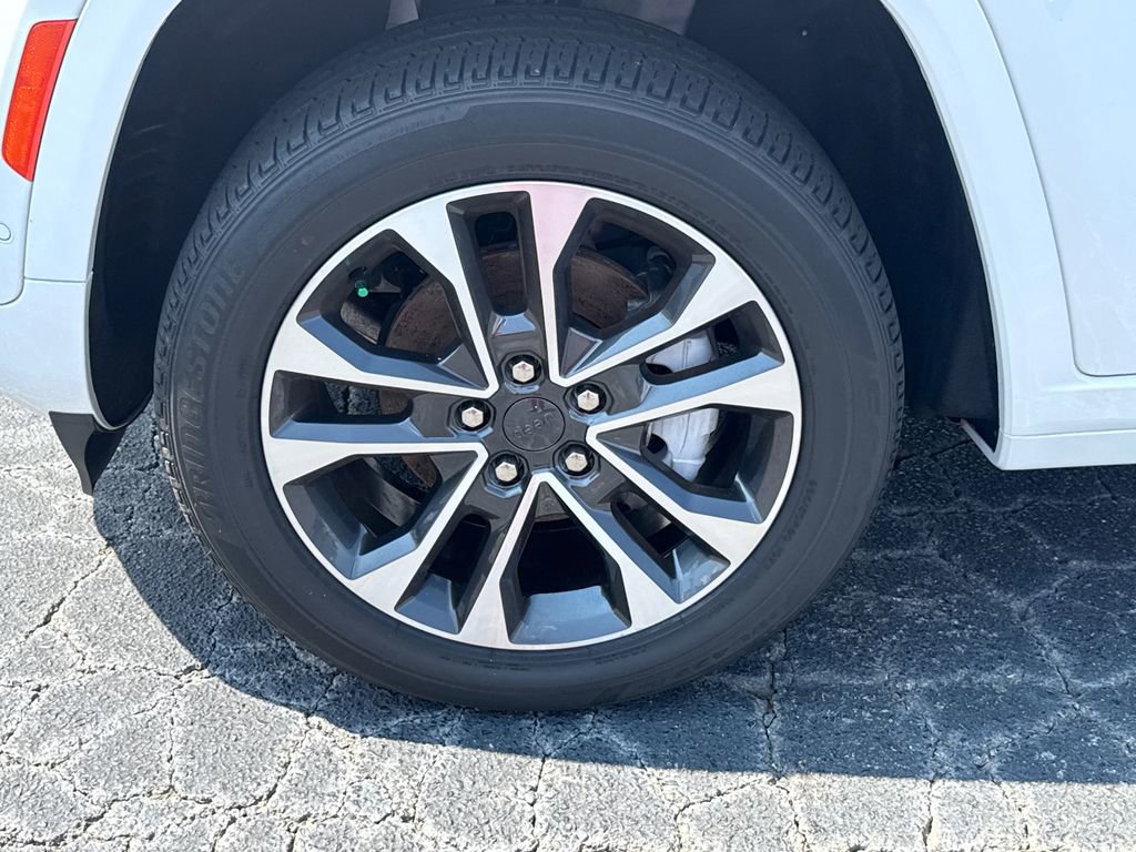 Used 2023 Jeep Grand Cherokee Overland w/ Luxury Tech Group IV image 11